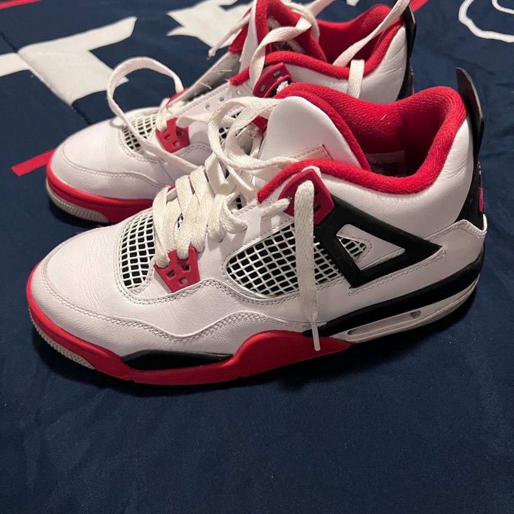 Jordan 4 - Picture 3 of 5